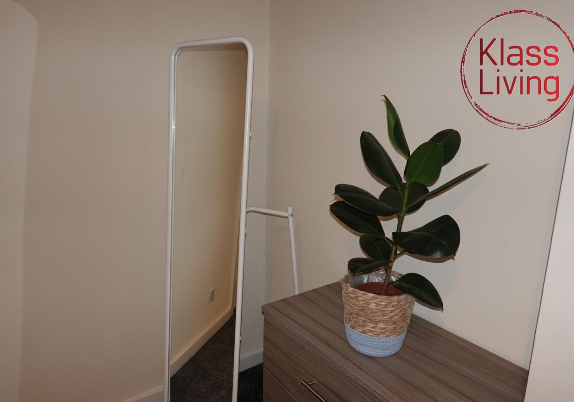 Welsh Drive Apartment By Klass Living Blantyre High Blantyre Bagian luar foto